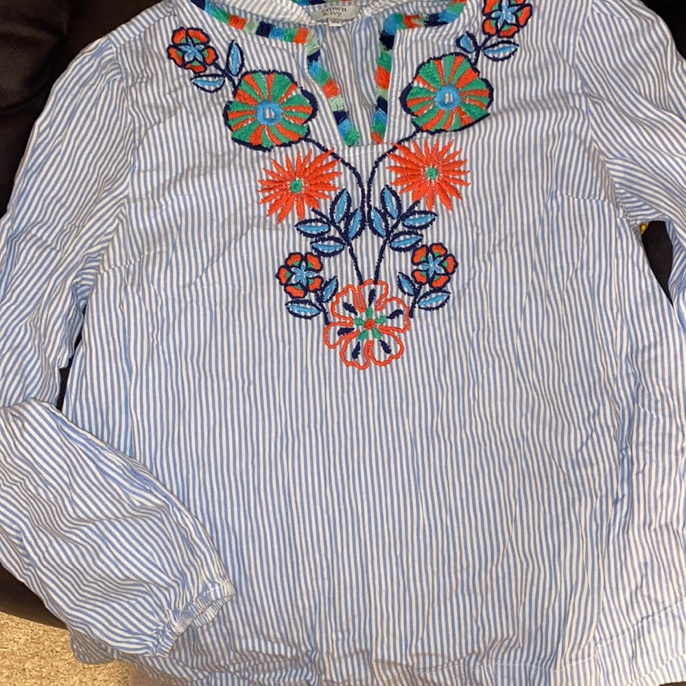 Crown and ivy shirt